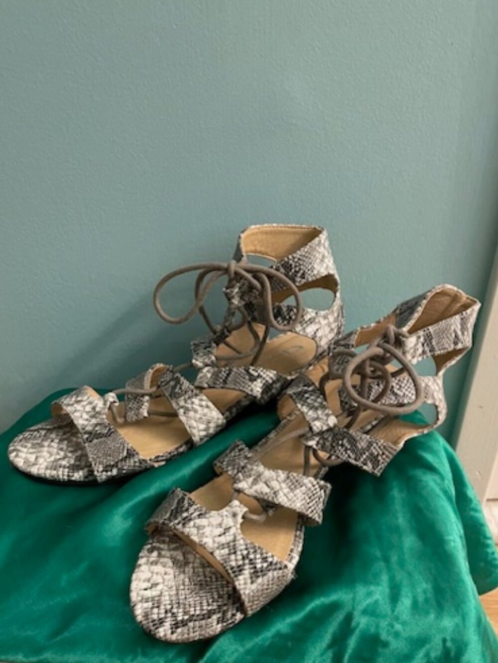 CL By Laundry Snakeskin Pattern Gladiator Sandals, Size 7.5